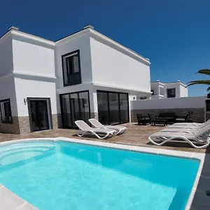 https://fashion-villa-vivalavida-heated-pool.in-canary-islands.com